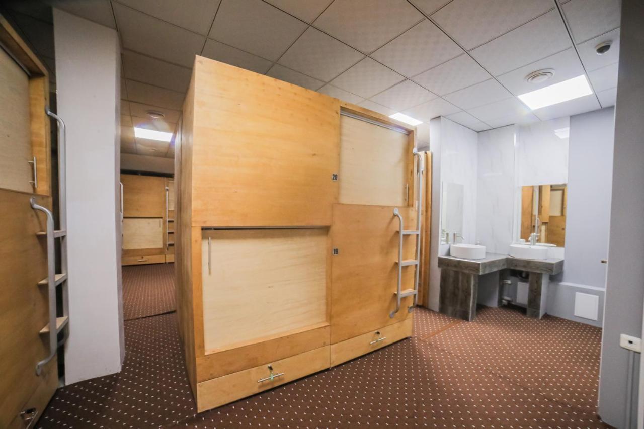 Capsule Hotel Osh Exterior photo